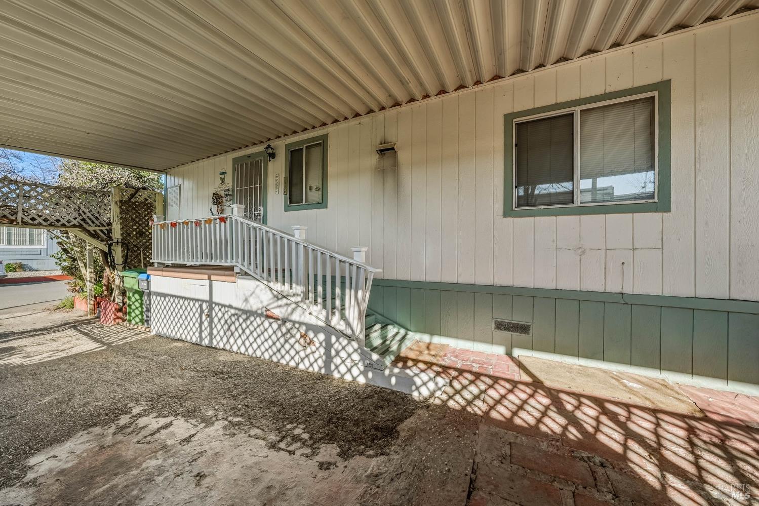 Detail Gallery Image 2 of 32 For 375 E State Highway 20 Hwy 67, Upper Lake,  CA 95485 - 3 Beds | 2 Baths