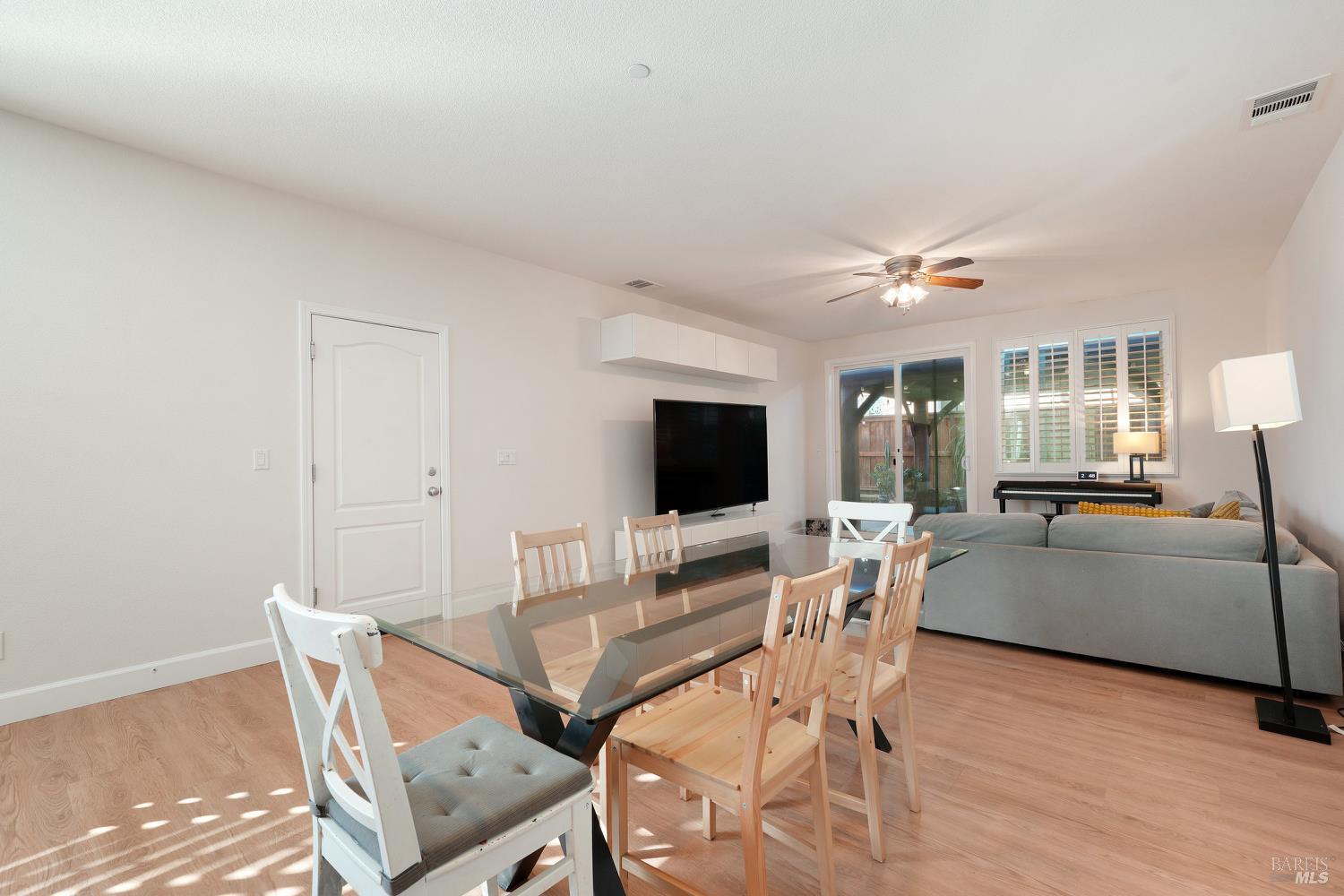 Detail Gallery Image 10 of 30 For 615 Sitka Dr, Vacaville,  CA 95687 - 3 Beds | 2/1 Baths