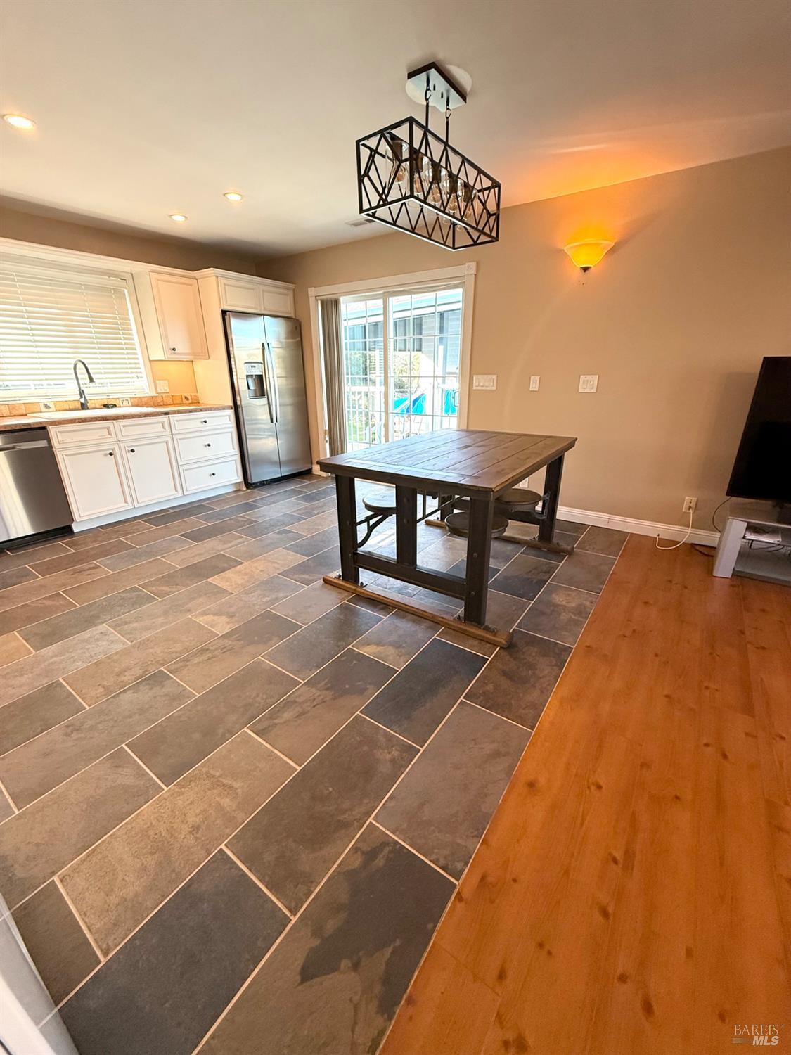 Detail Gallery Image 9 of 32 For 136 Berryessa Dr, Napa,  CA 94558 - 2 Beds | 2 Baths