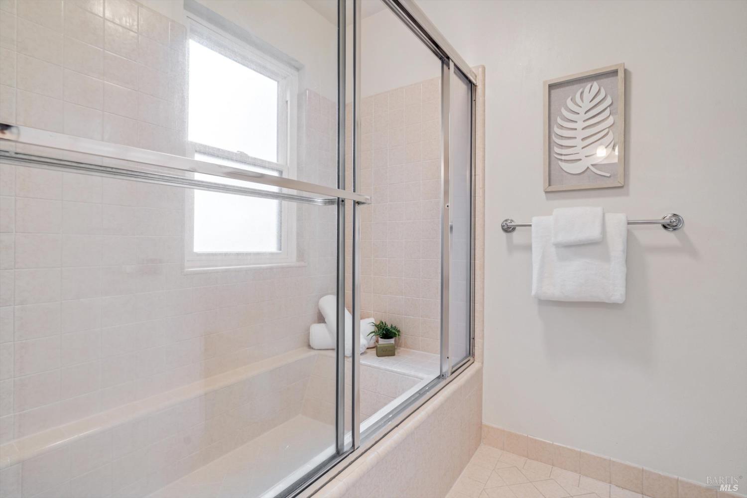 Detail Gallery Image 29 of 41 For 154 Basinside Way, Alameda,  CA 94502 - 3 Beds | 2/1 Baths