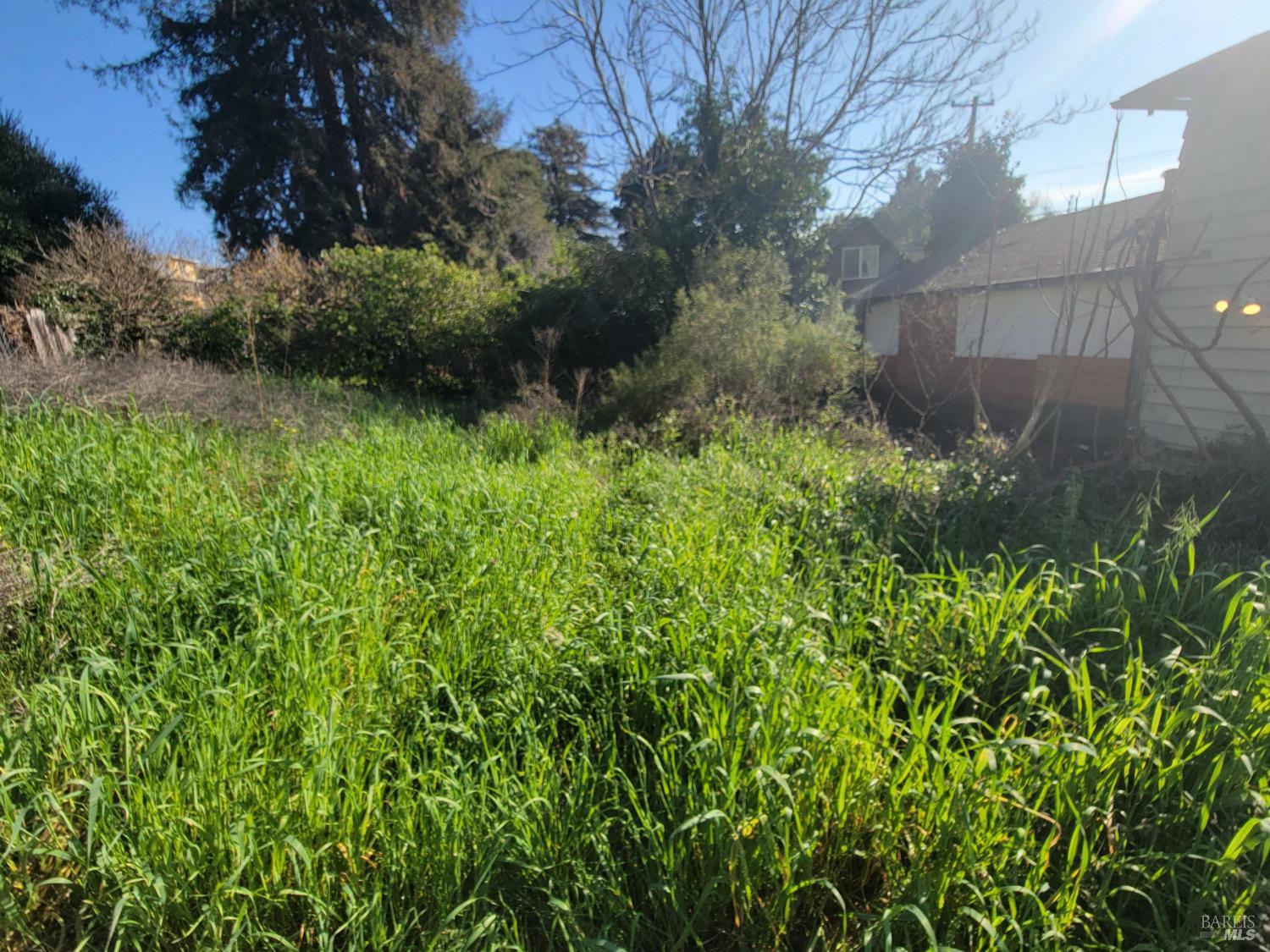 Detail Gallery Image 4 of 10 For 9500 Golf Links Rd, Oakland,  CA 94605 - 2 Beds | 1 Baths