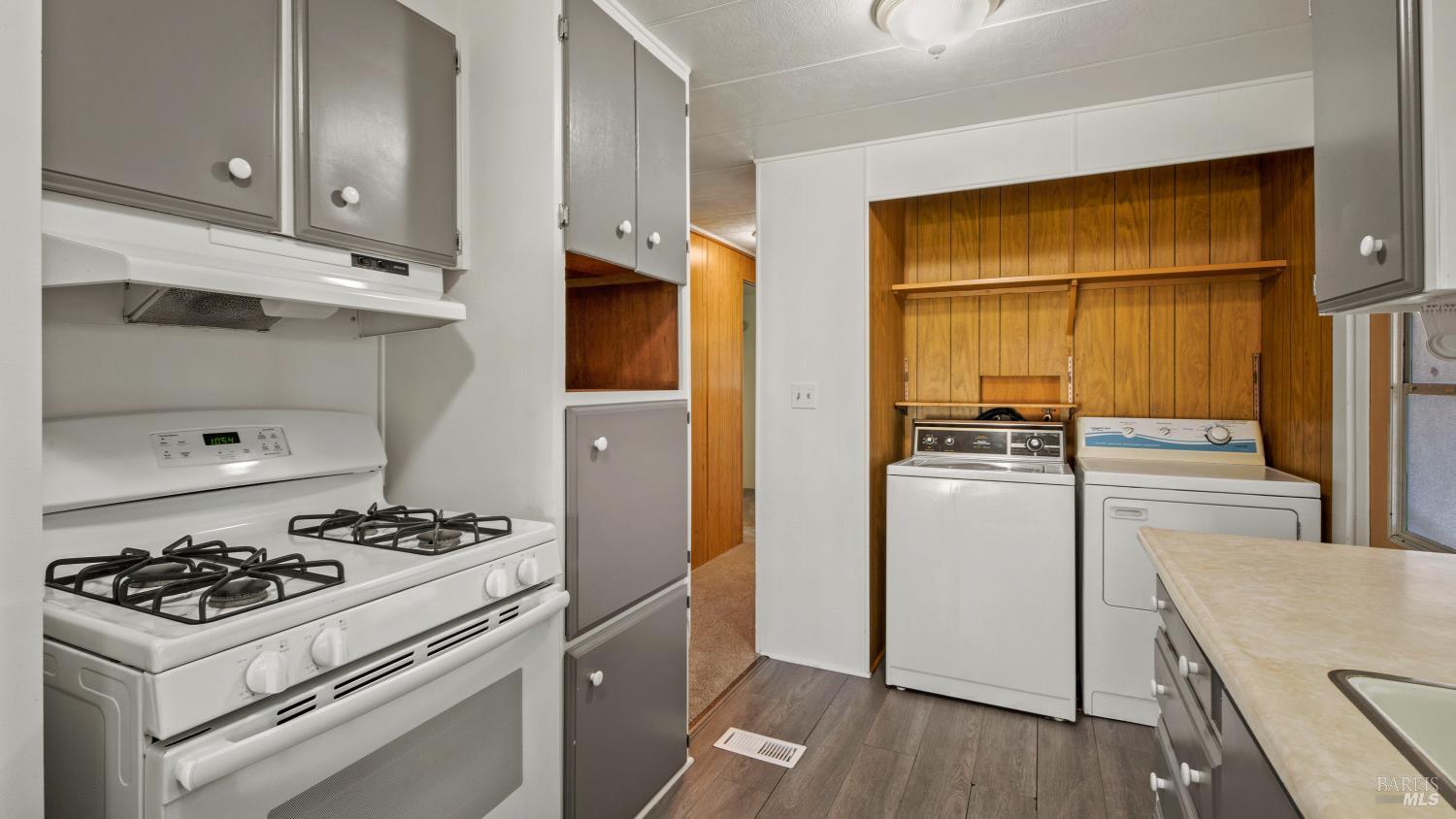 Detail Gallery Image 17 of 43 For 148 Oakwood Dr, Petaluma,  CA 94954 - 2 Beds | 1 Baths