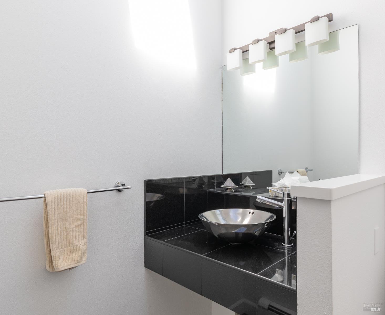 Detail Gallery Image 25 of 59 For 300 Sanderling Ct, Bodega Bay,  CA 94923 - 3 Beds | 3/1 Baths