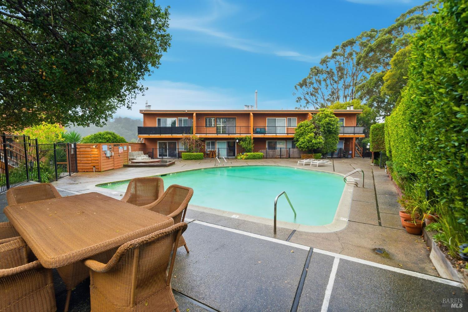 Detail Gallery Image 29 of 38 For 116 Stanford Way, Sausalito,  CA 94965 - 1 Beds | 1 Baths