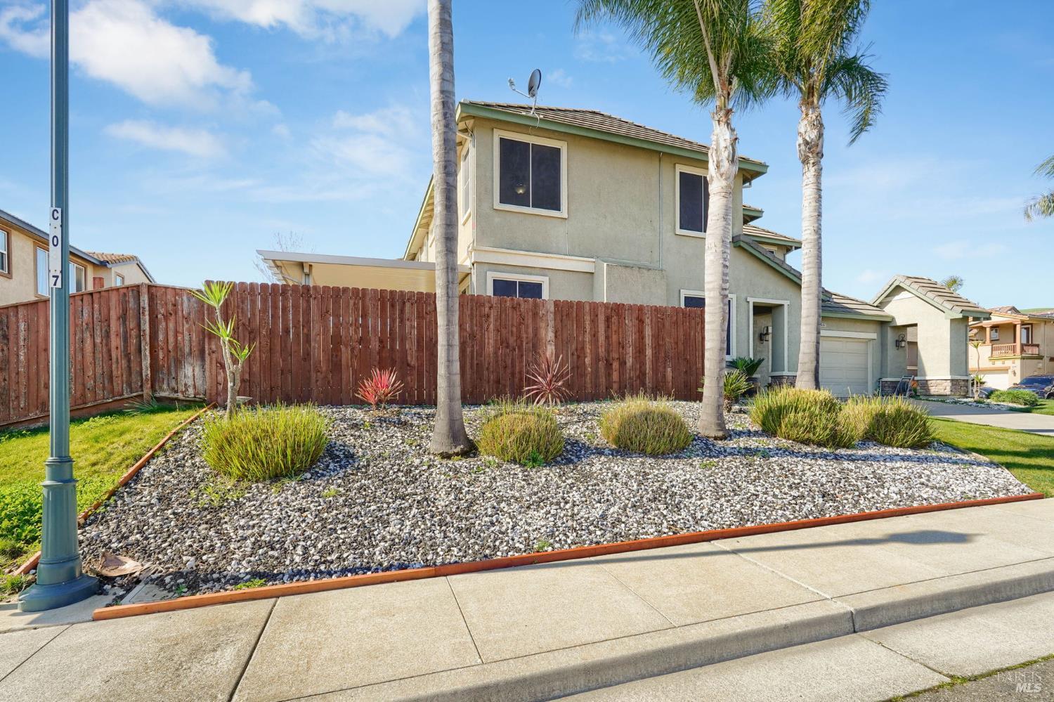 Detail Gallery Image 3 of 68 For 5167 Fowler Ln, Fairfield,  CA 94533 - 3 Beds | 2/1 Baths