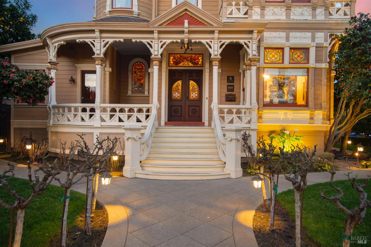 Detail Gallery Image 2 of 77 For 608 Randolph St, Napa,  CA 94559 - 3 Beds | 3/3 Baths