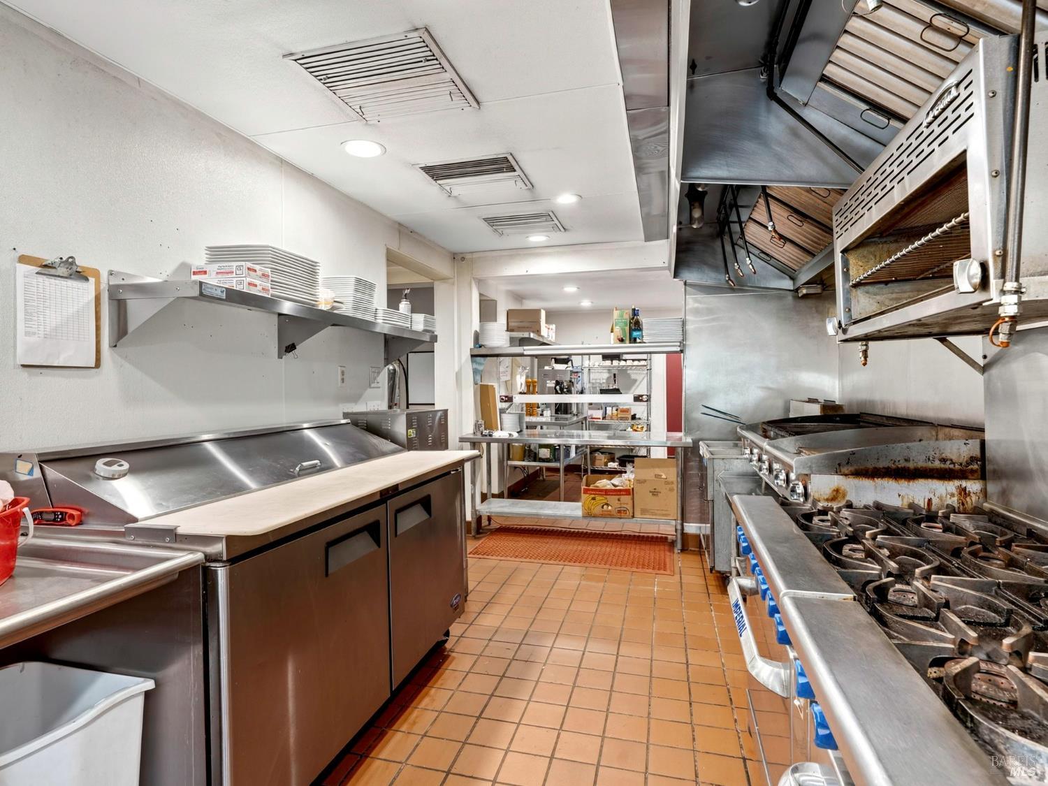 Detail Gallery Image 44 of 91 For 16451 Golf Rd, Cobb,  CA 95426 - 2 Beds | 1 Baths