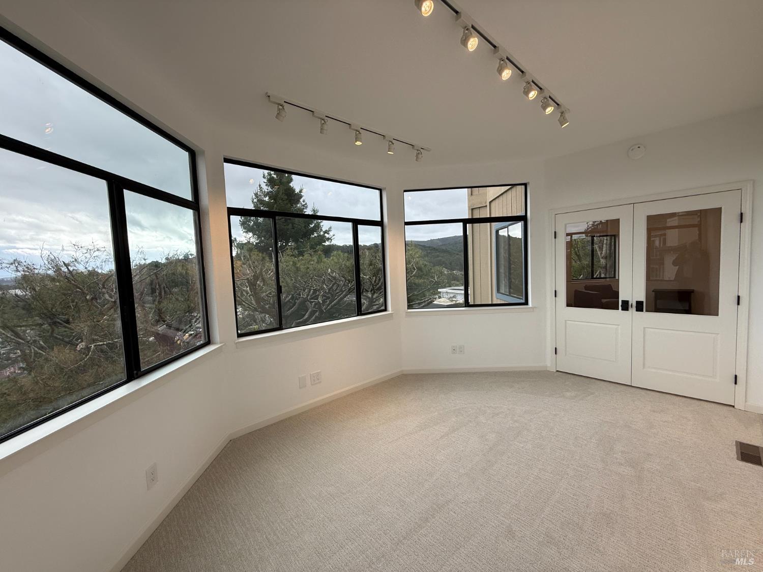 Detail Gallery Image 16 of 20 For 291 Greene St, Mill Valley,  CA 94941 - 3 Beds | 2/1 Baths