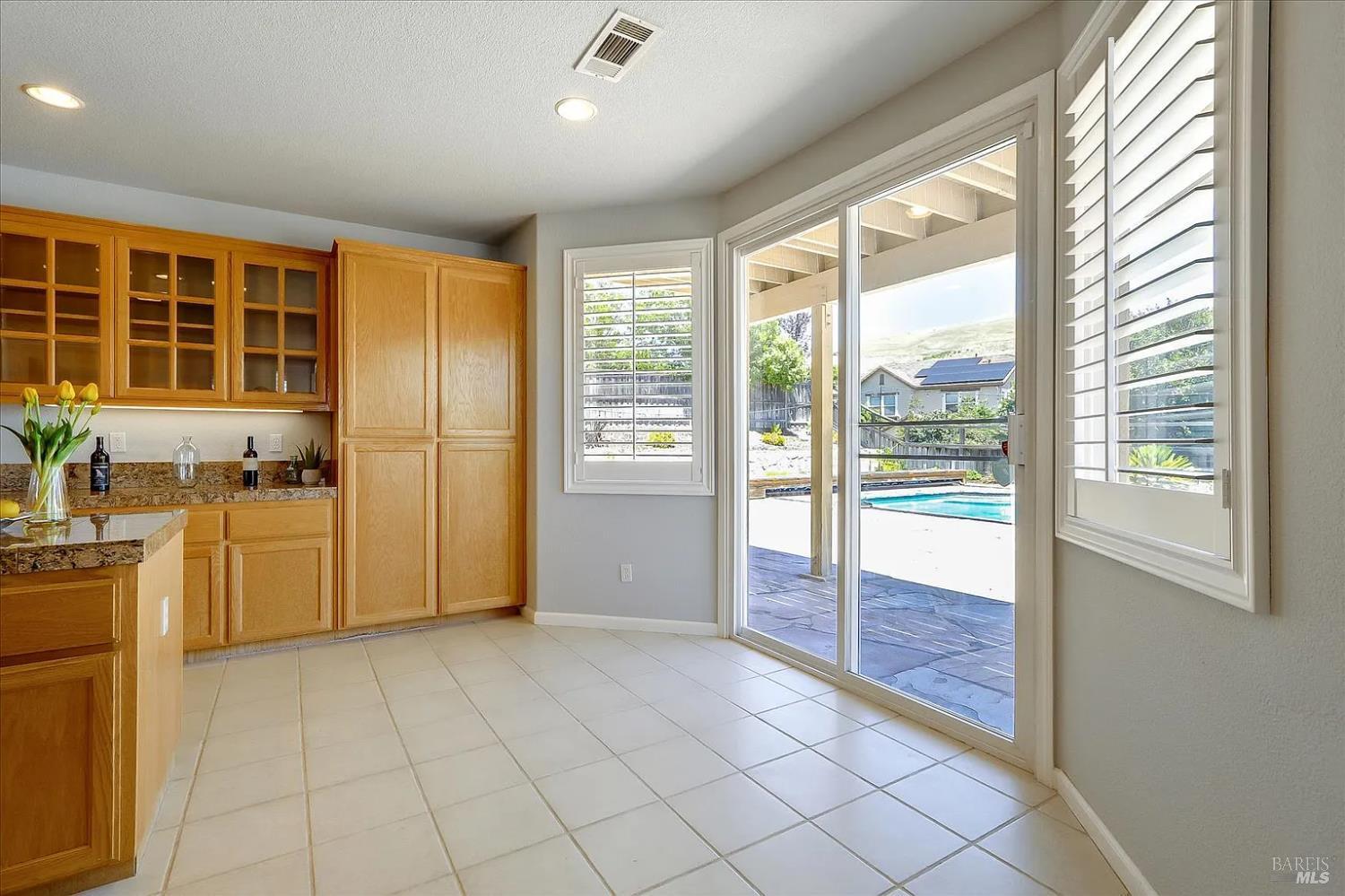 Detail Gallery Image 27 of 35 For 2580 Marshfield Rd, Vallejo,  CA 94591 - 3 Beds | 2/1 Baths