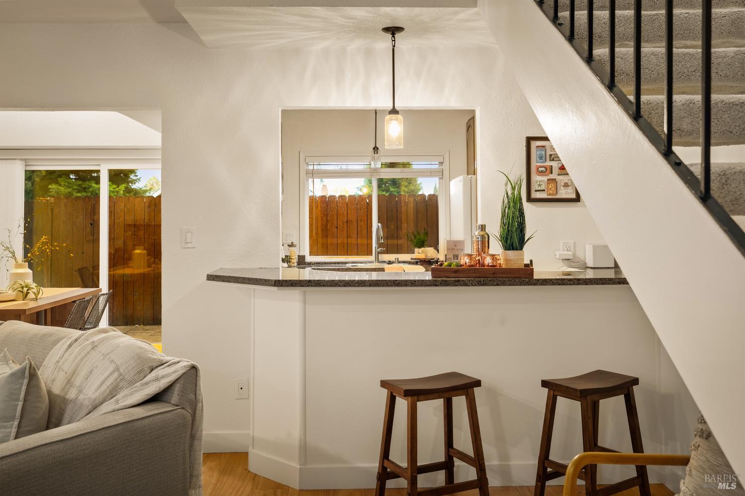 Detail Gallery Image 8 of 26 For 299 Shasta Dr #14,  Vacaville,  CA 95687 - 3 Beds | 2/1 Baths