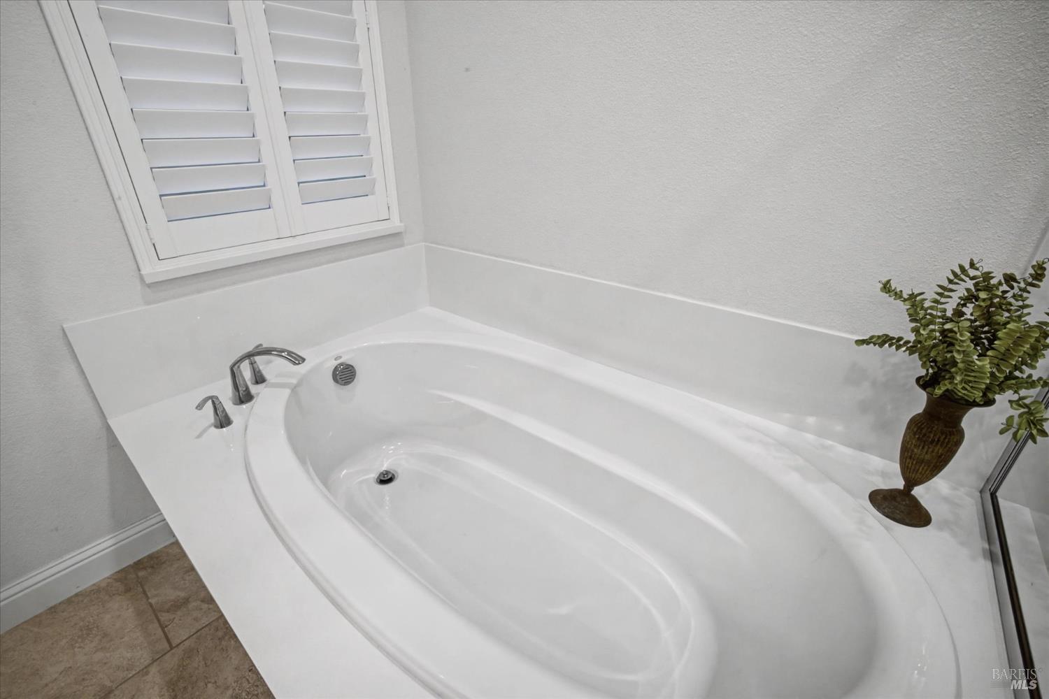 Detail Gallery Image 20 of 67 For 6006 Peacock Ct, Vacaville,  CA 95688 - 3 Beds | 3/1 Baths