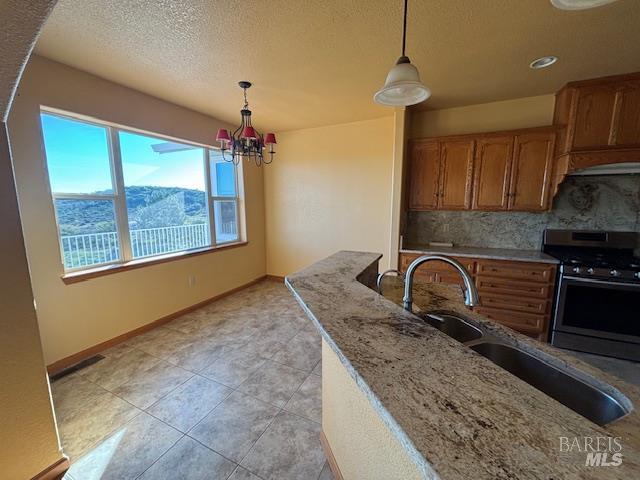 Detail Gallery Image 6 of 14 For 5160 Canterberry Dr, Kelseyville,  CA 95451 - 2 Beds | 2 Baths