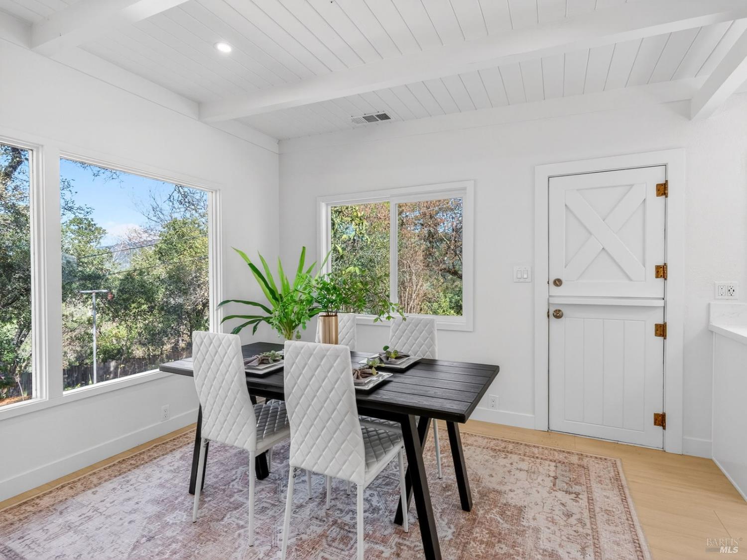 Detail Gallery Image 5 of 44 For 611 Lake St, Cloverdale,  CA 95425 - 3 Beds | 2 Baths