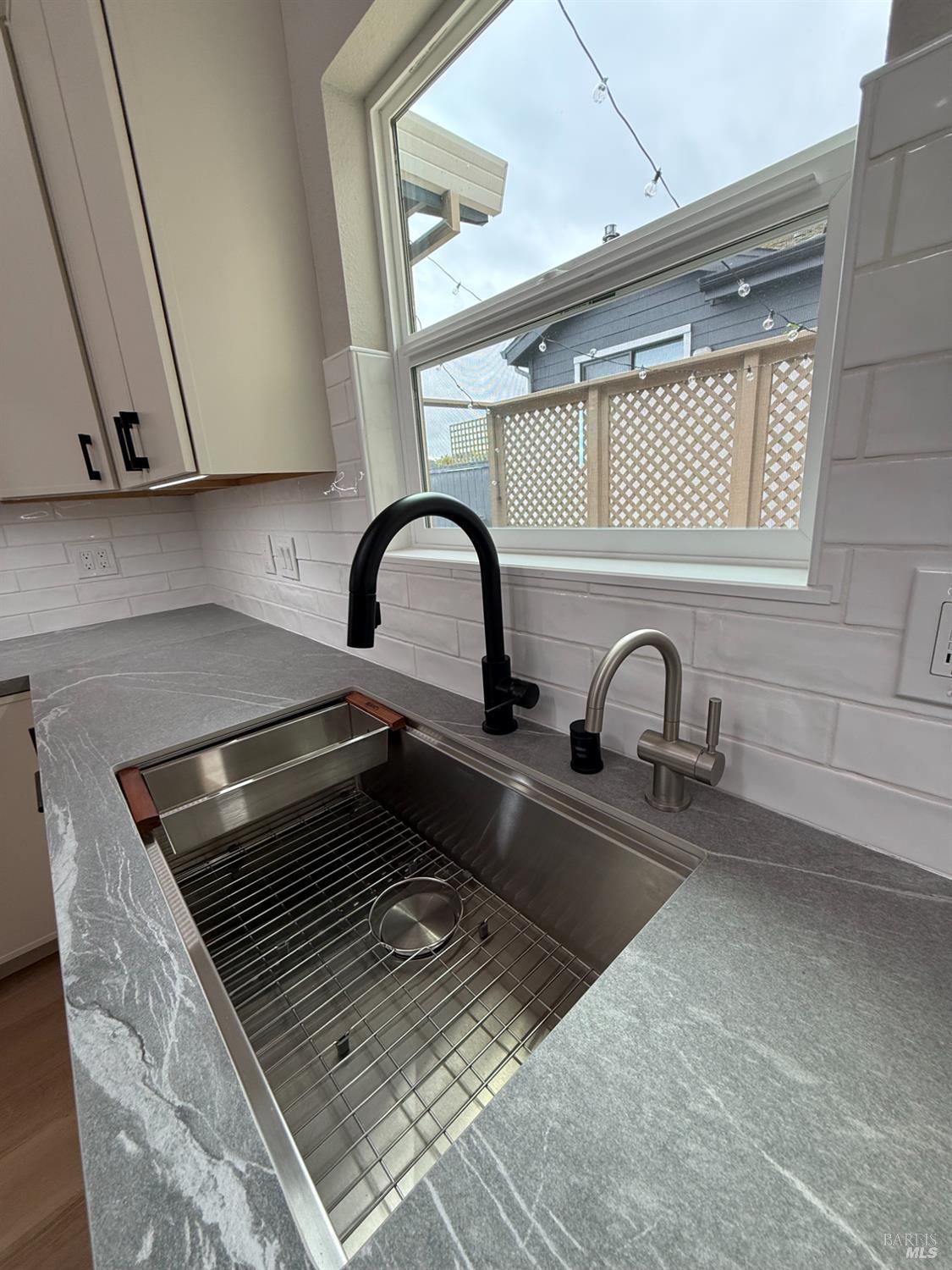 Detail Gallery Image 10 of 20 For 291 Greene St, Mill Valley,  CA 94941 - 3 Beds | 2/1 Baths