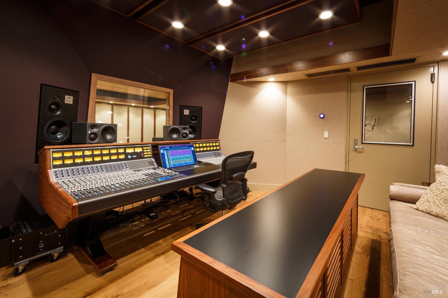 Detail Gallery Image 37 of 98 For 1170 Bayview Ave, Napa,  CA 94559 - 3 Beds | 2 Baths