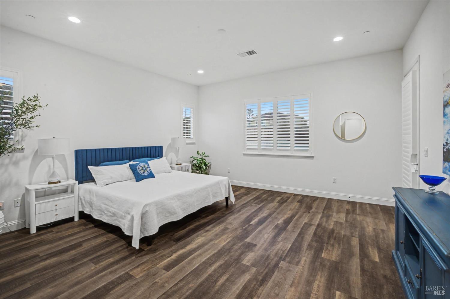 Detail Gallery Image 17 of 67 For 6006 Peacock Ct, Vacaville,  CA 95688 - 3 Beds | 3/1 Baths