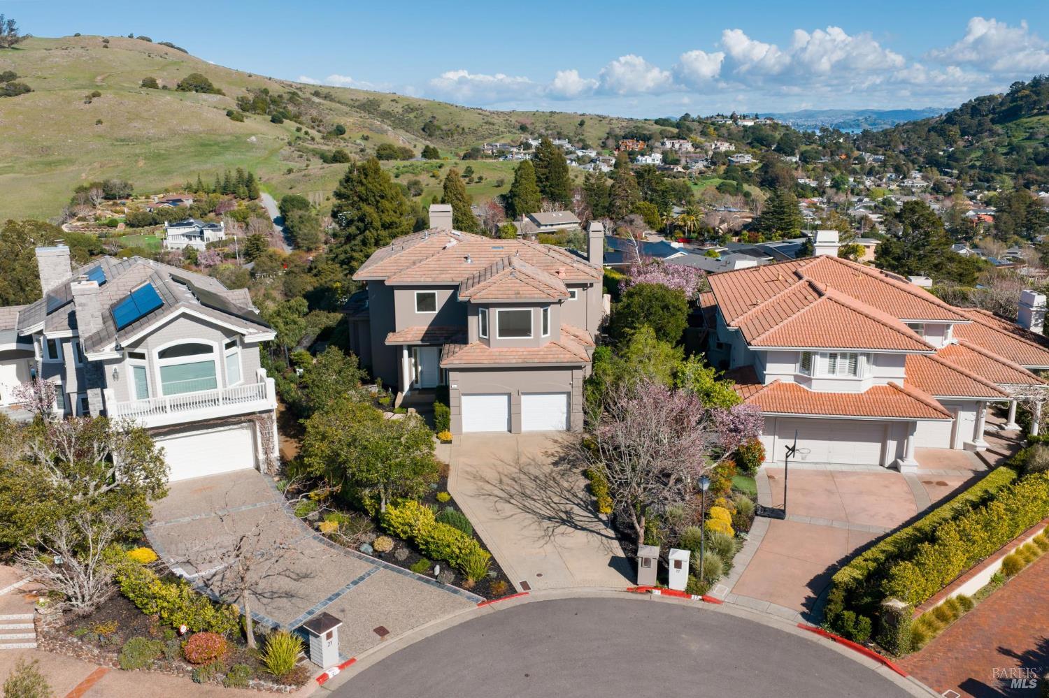 Detail Gallery Image 3 of 74 For 23 Cecilia Ct, Tiburon,  CA 94920 - 5 Beds | 4 Baths