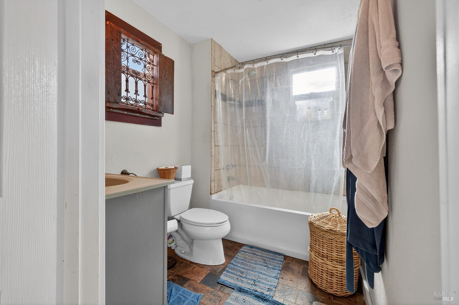 Detail Gallery Image 15 of 40 For 4289 Lakeside Dr, Glen Ellen,  CA 95442 - 1 Beds | 1 Baths