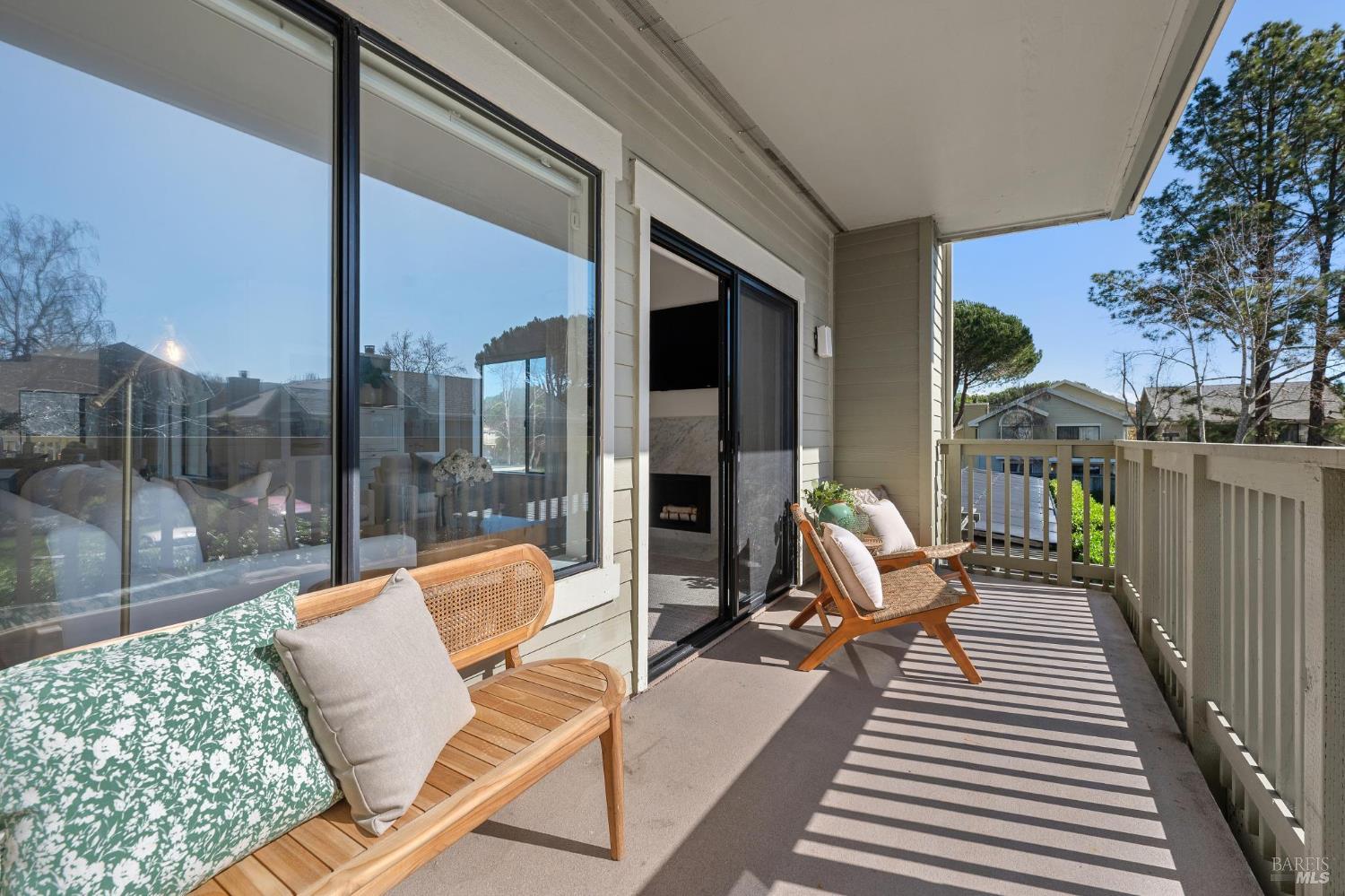 Detail Gallery Image 16 of 45 For 115 Eucalyptus Knoll St, Mill Valley,  CA 94941 - 2 Beds | 2 Baths