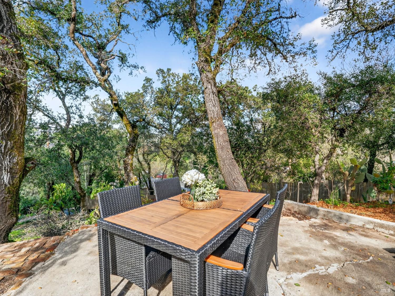 Detail Gallery Image 11 of 44 For 611 Lake St, Cloverdale,  CA 95425 - 3 Beds | 2 Baths