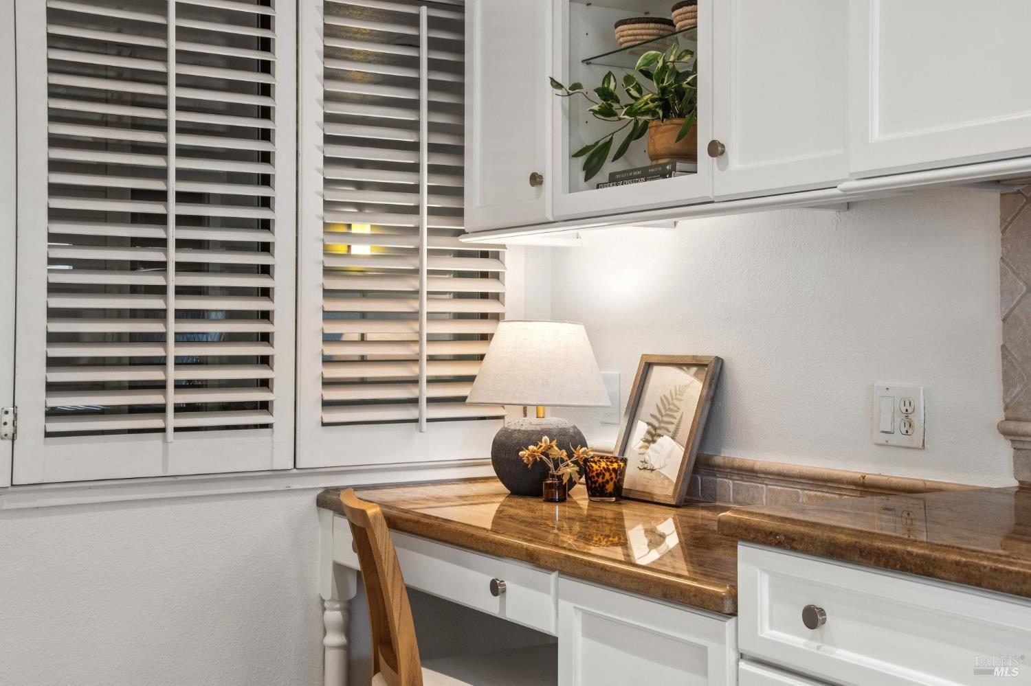 Detail Gallery Image 15 of 45 For 115 Eucalyptus Knoll St, Mill Valley,  CA 94941 - 2 Beds | 2 Baths