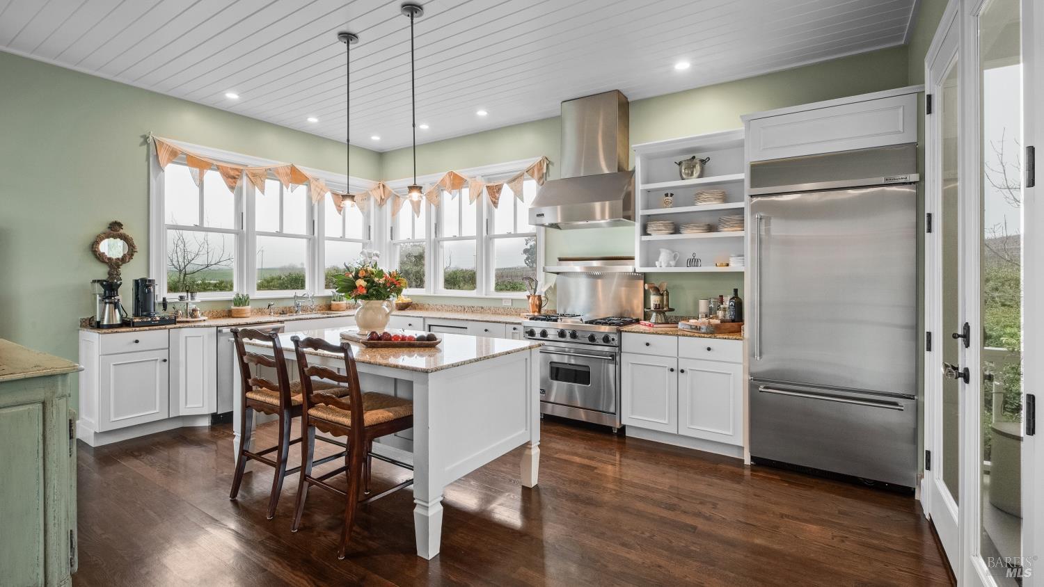 Detail Gallery Image 14 of 98 For 1170 Bayview Ave, Napa,  CA 94559 - 3 Beds | 2 Baths