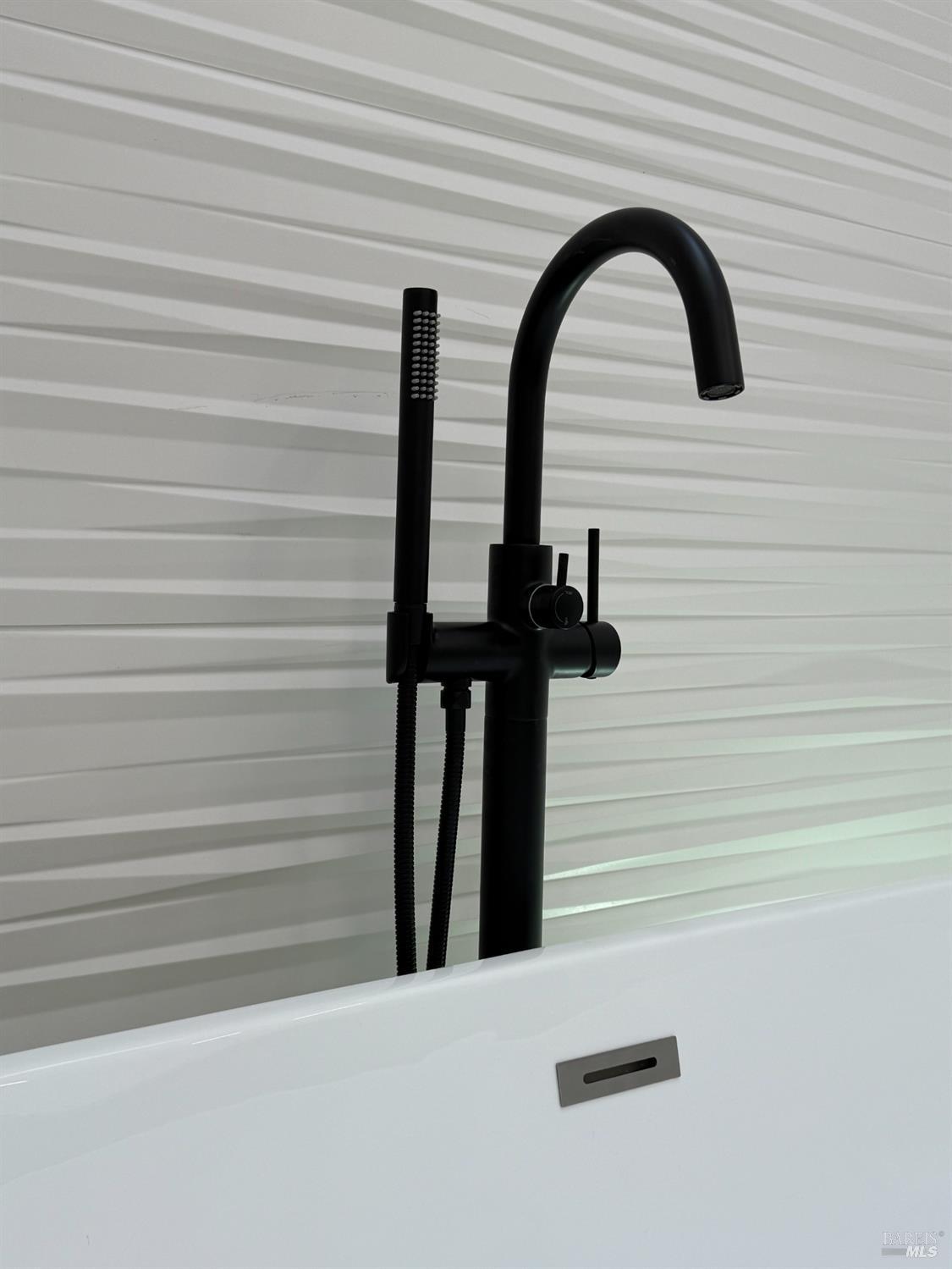 Detail Gallery Image 18 of 20 For 291 Greene St, Mill Valley,  CA 94941 - 3 Beds | 2/1 Baths