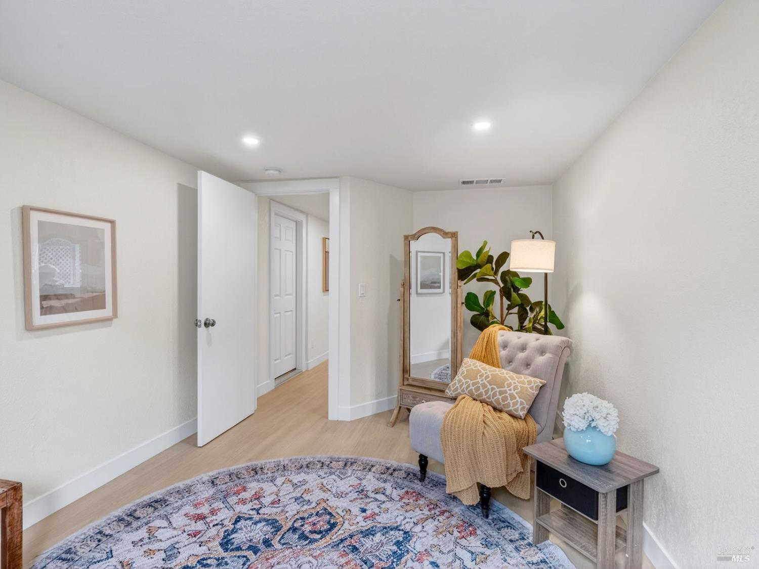 Detail Gallery Image 25 of 44 For 611 Lake St, Cloverdale,  CA 95425 - 3 Beds | 2 Baths