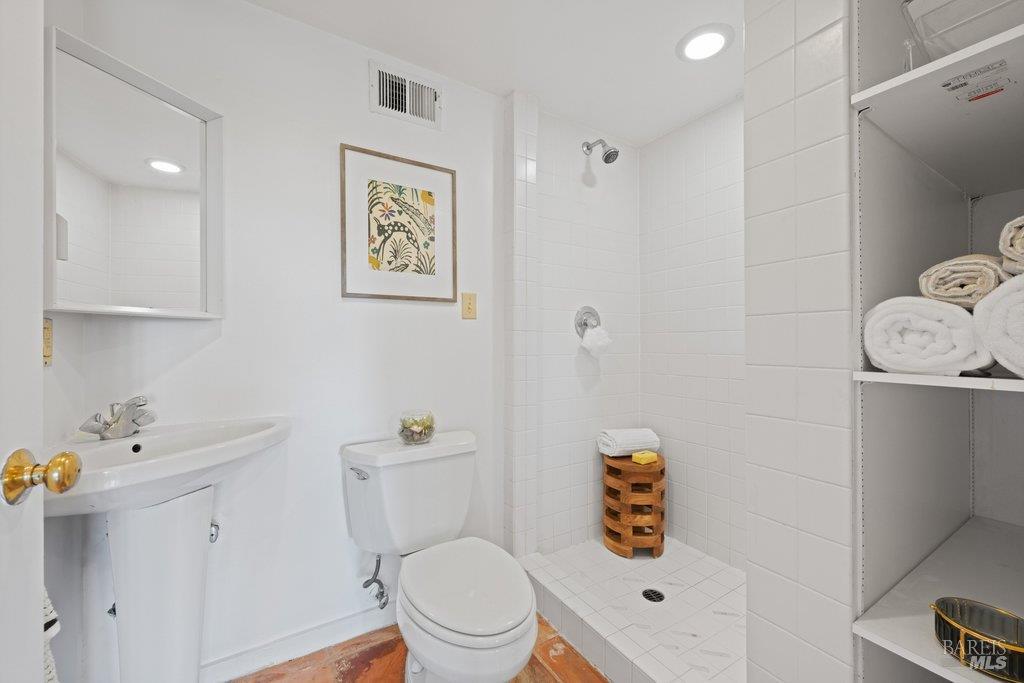 Detail Gallery Image 13 of 37 For 146 Morning Sun Ave, Mill Valley,  CA 94941 - 3 Beds | 2 Baths