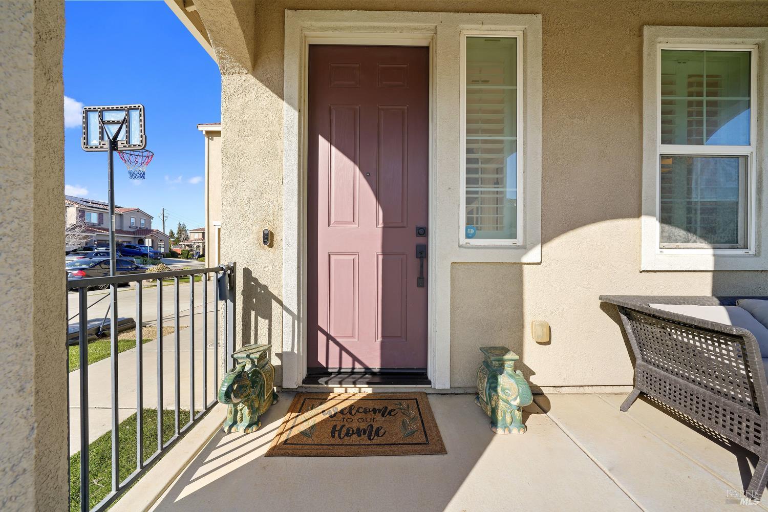 Detail Gallery Image 3 of 30 For 615 Sitka Dr, Vacaville,  CA 95687 - 3 Beds | 2/1 Baths