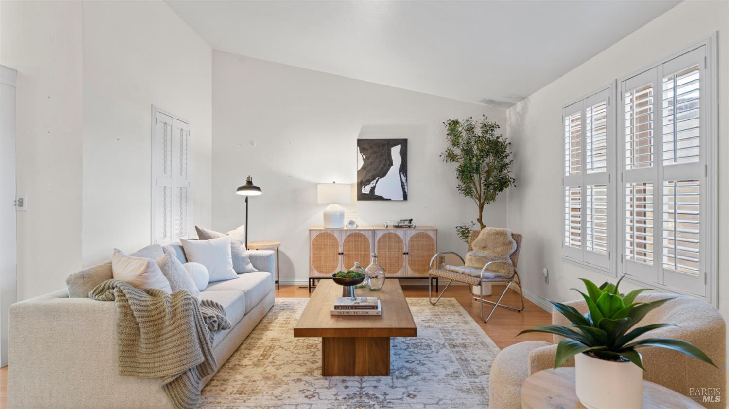 Detail Gallery Image 8 of 32 For 212 Julie Pl, Napa,  CA 94558 - 3 Beds | 2 Baths