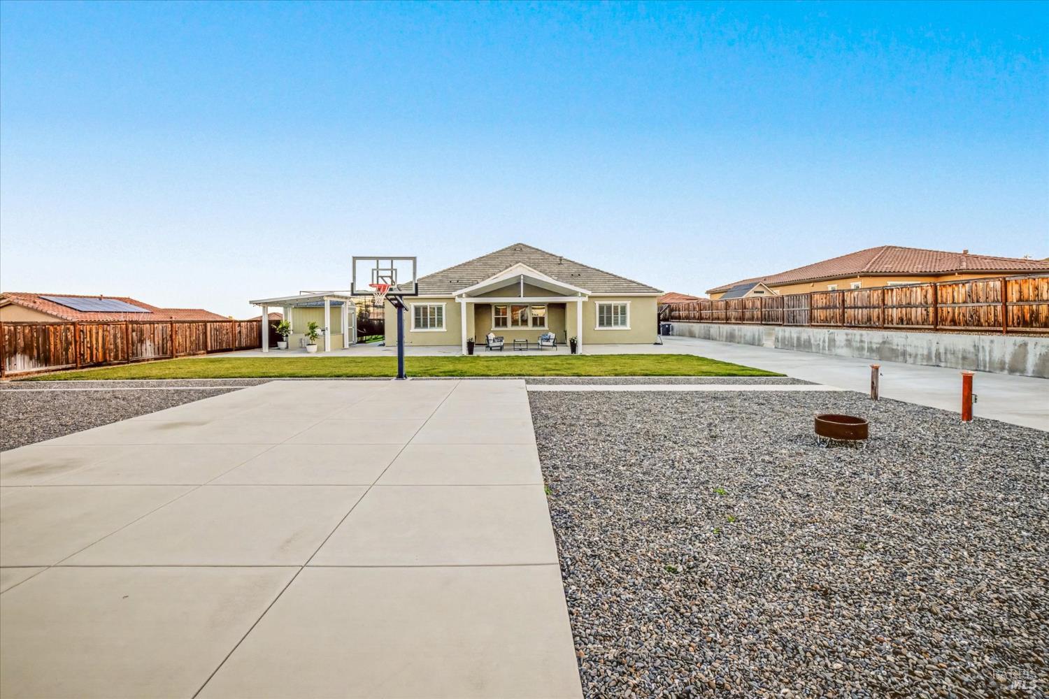 Detail Gallery Image 53 of 67 For 6006 Peacock Ct, Vacaville,  CA 95688 - 3 Beds | 3/1 Baths