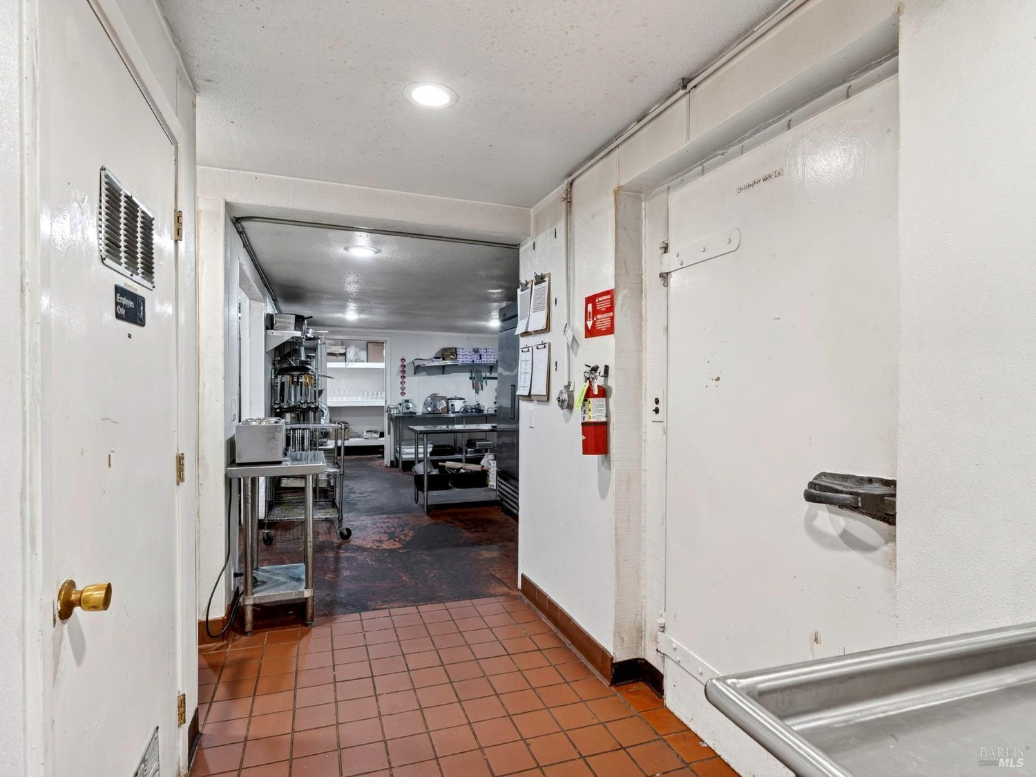 Detail Gallery Image 45 of 91 For 16451 Golf Rd, Cobb,  CA 95426 - 2 Beds | 1 Baths