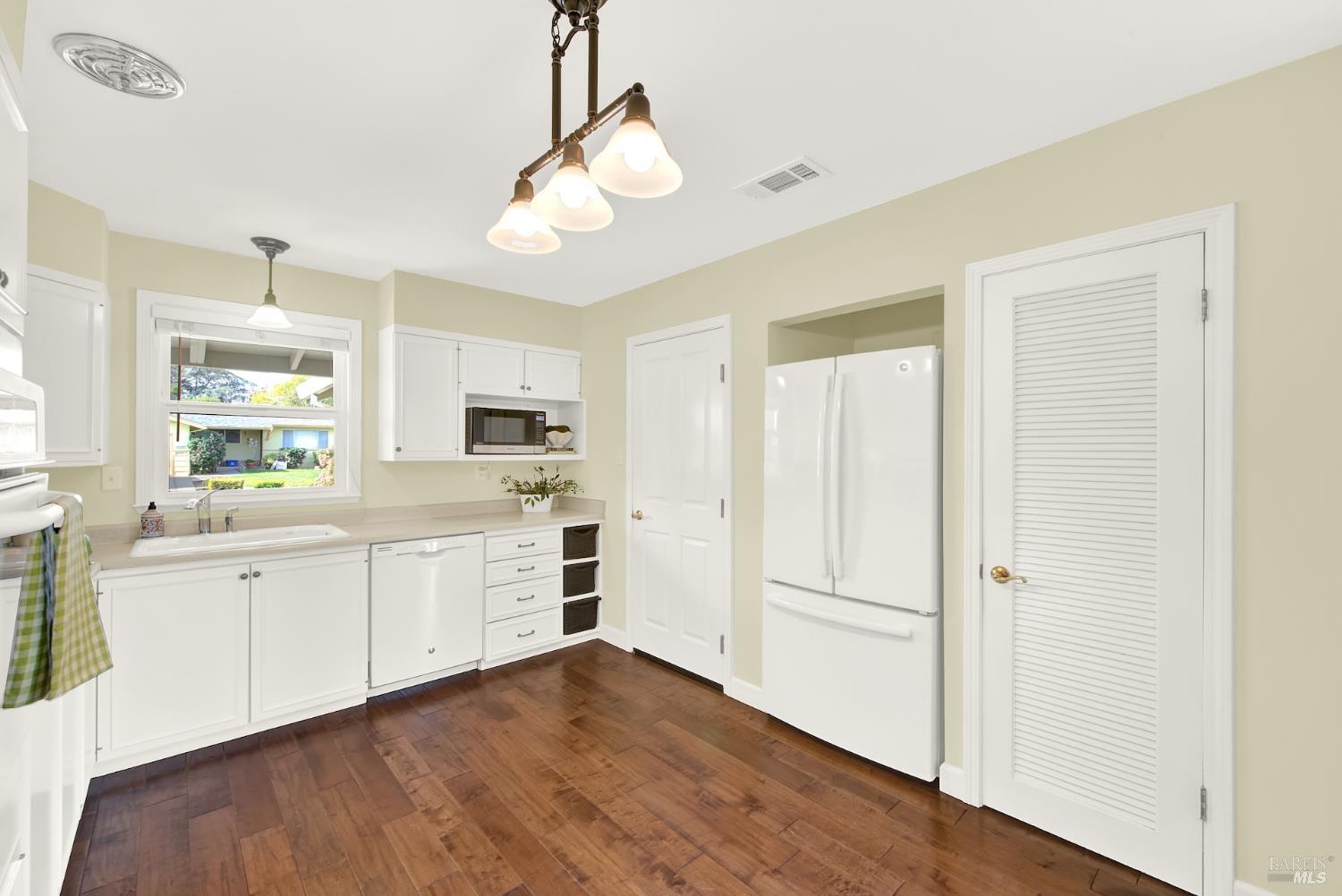 Detail Gallery Image 14 of 39 For 3654 Diablo St, Napa,  CA 94558 - 3 Beds | 2 Baths