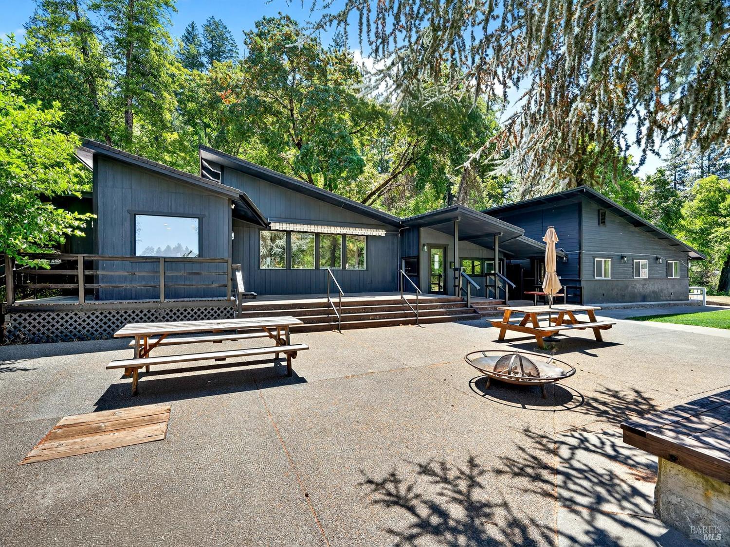 Detail Gallery Image 58 of 91 For 16451 Golf Rd, Cobb,  CA 95426 - 2 Beds | 1 Baths