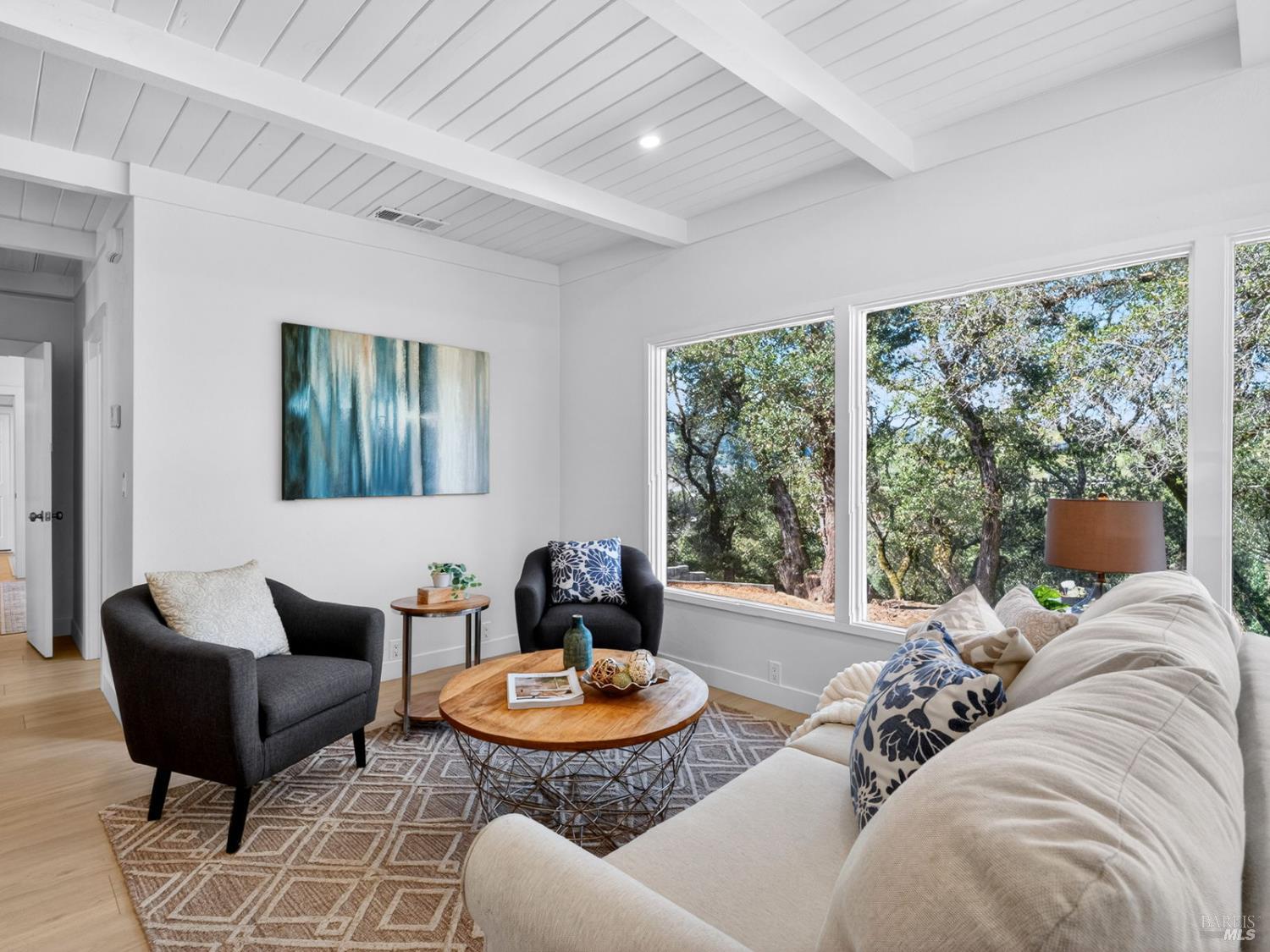 Detail Gallery Image 4 of 44 For 611 Lake St, Cloverdale,  CA 95425 - 3 Beds | 2 Baths