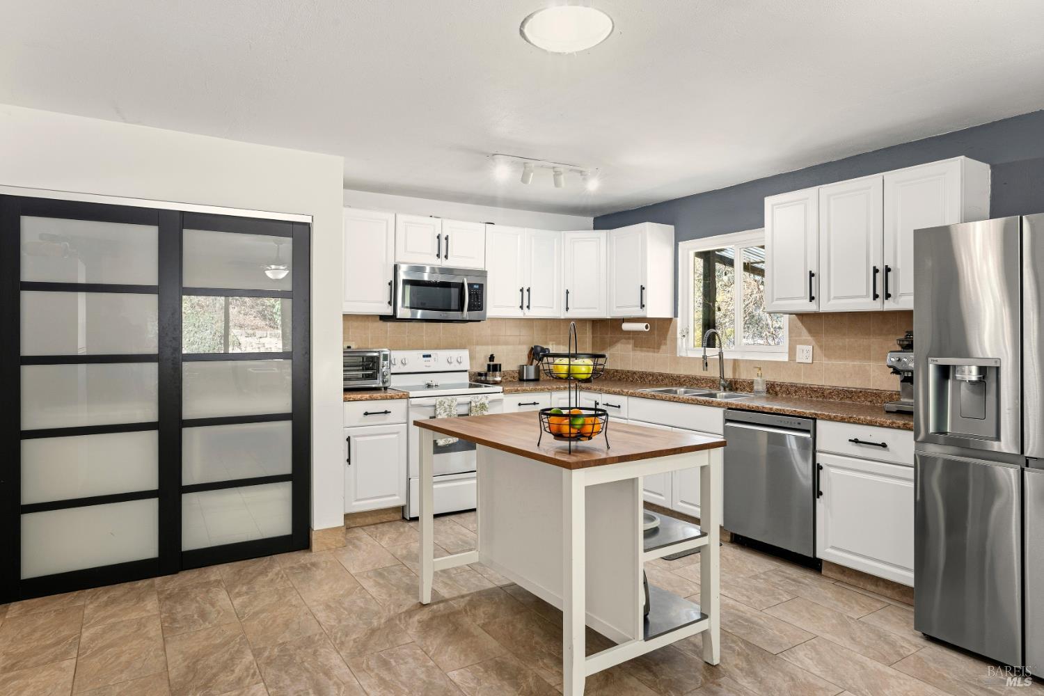 Detail Gallery Image 21 of 30 For 185 Grace Ct, Cloverdale,  CA 95425 - 3 Beds | 2 Baths