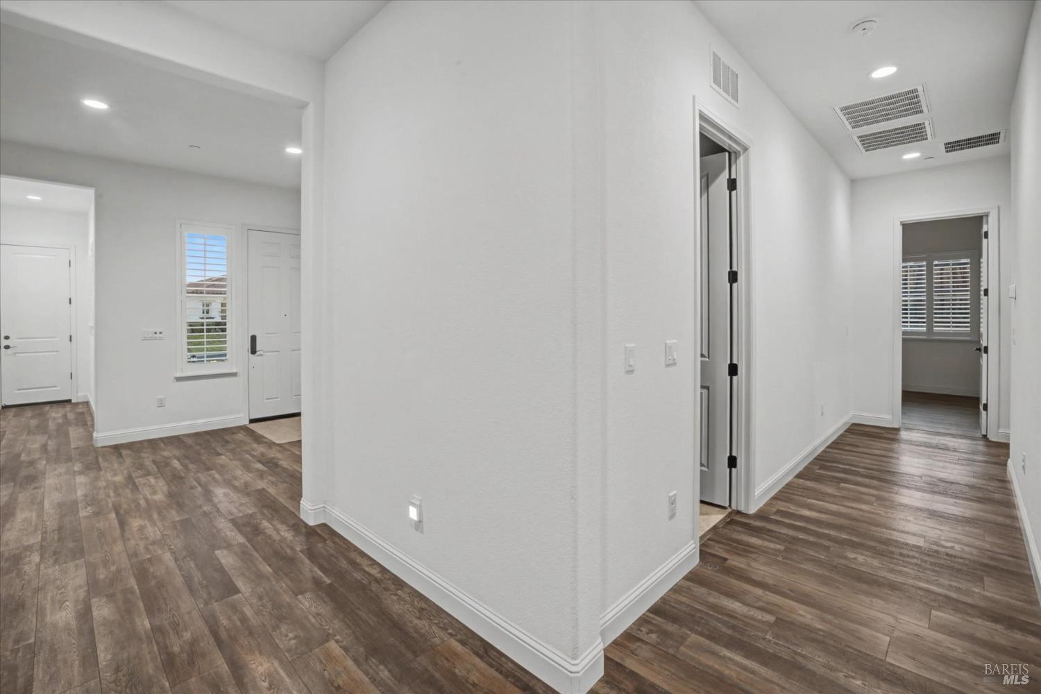 Detail Gallery Image 8 of 67 For 6006 Peacock Ct, Vacaville,  CA 95688 - 3 Beds | 3/1 Baths