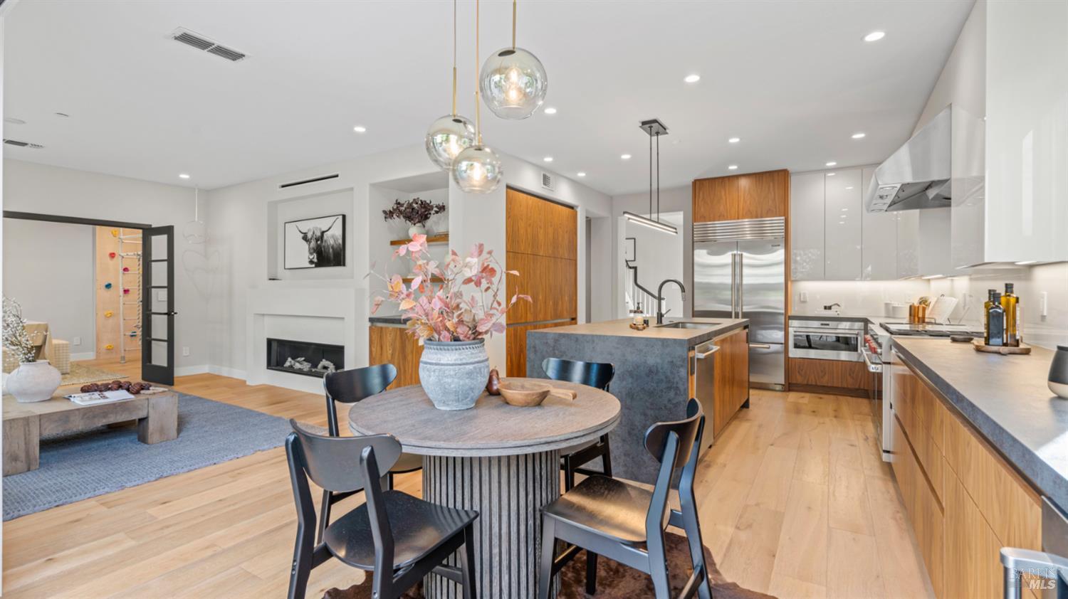 Detail Gallery Image 20 of 74 For 92 Oak Grove Dr, Novato,  CA 94949 - 4 Beds | 3 Baths