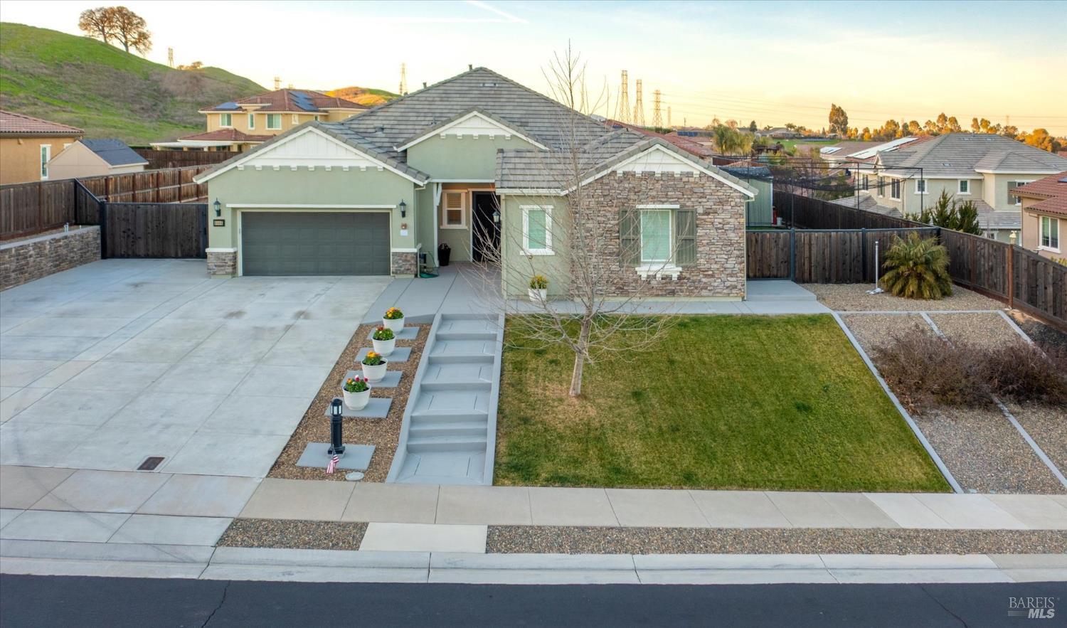 Detail Gallery Image 2 of 67 For 6006 Peacock Ct, Vacaville,  CA 95688 - 3 Beds | 3/1 Baths