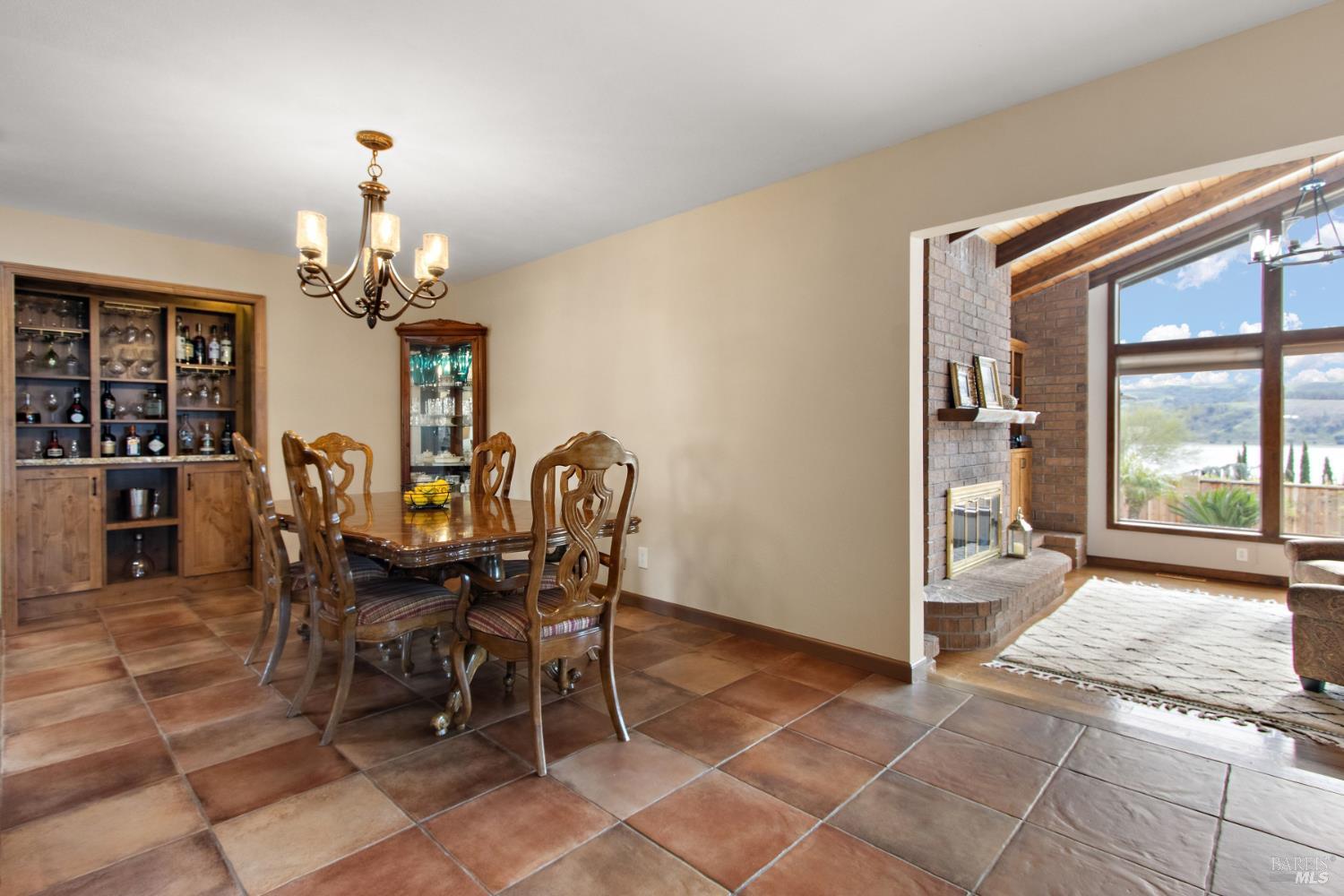 Detail Gallery Image 7 of 30 For 1190 Church St, Benicia,  CA 94510 - 3 Beds | 2 Baths