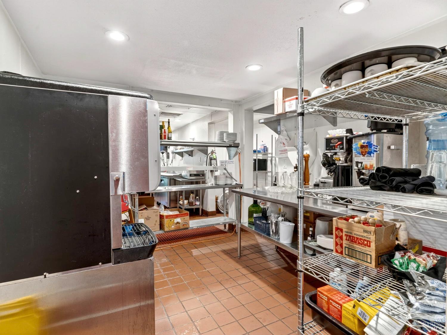 Detail Gallery Image 40 of 91 For 16451 Golf Rd, Cobb,  CA 95426 - 2 Beds | 1 Baths