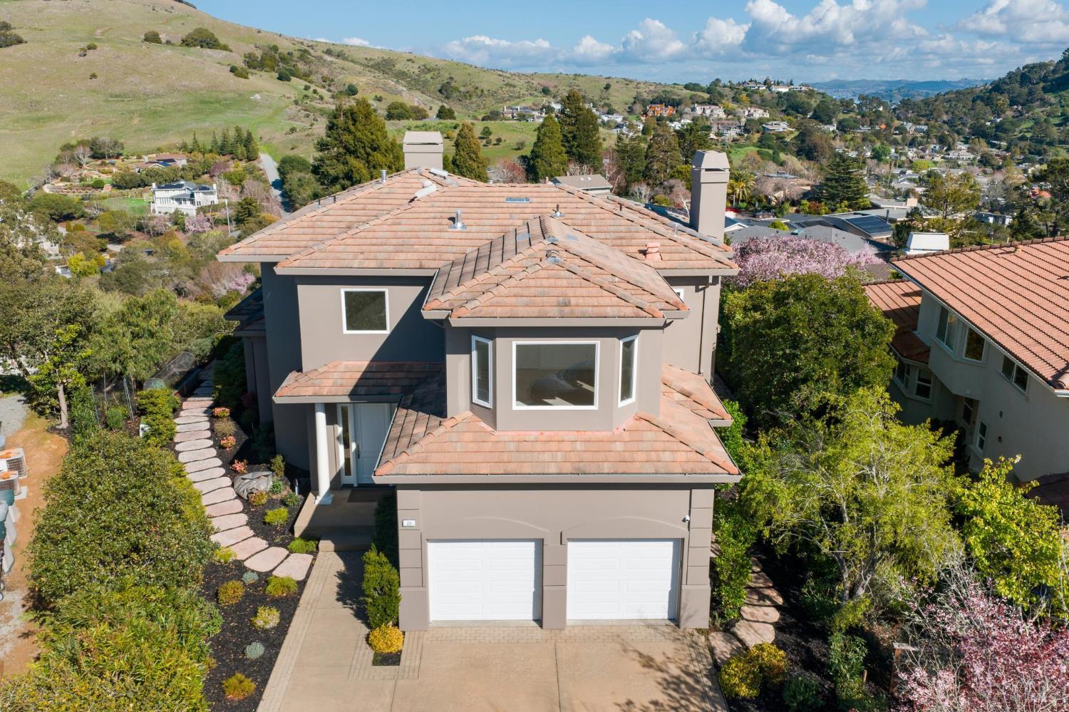 Detail Gallery Image 4 of 74 For 23 Cecilia Ct, Tiburon,  CA 94920 - 5 Beds | 4 Baths