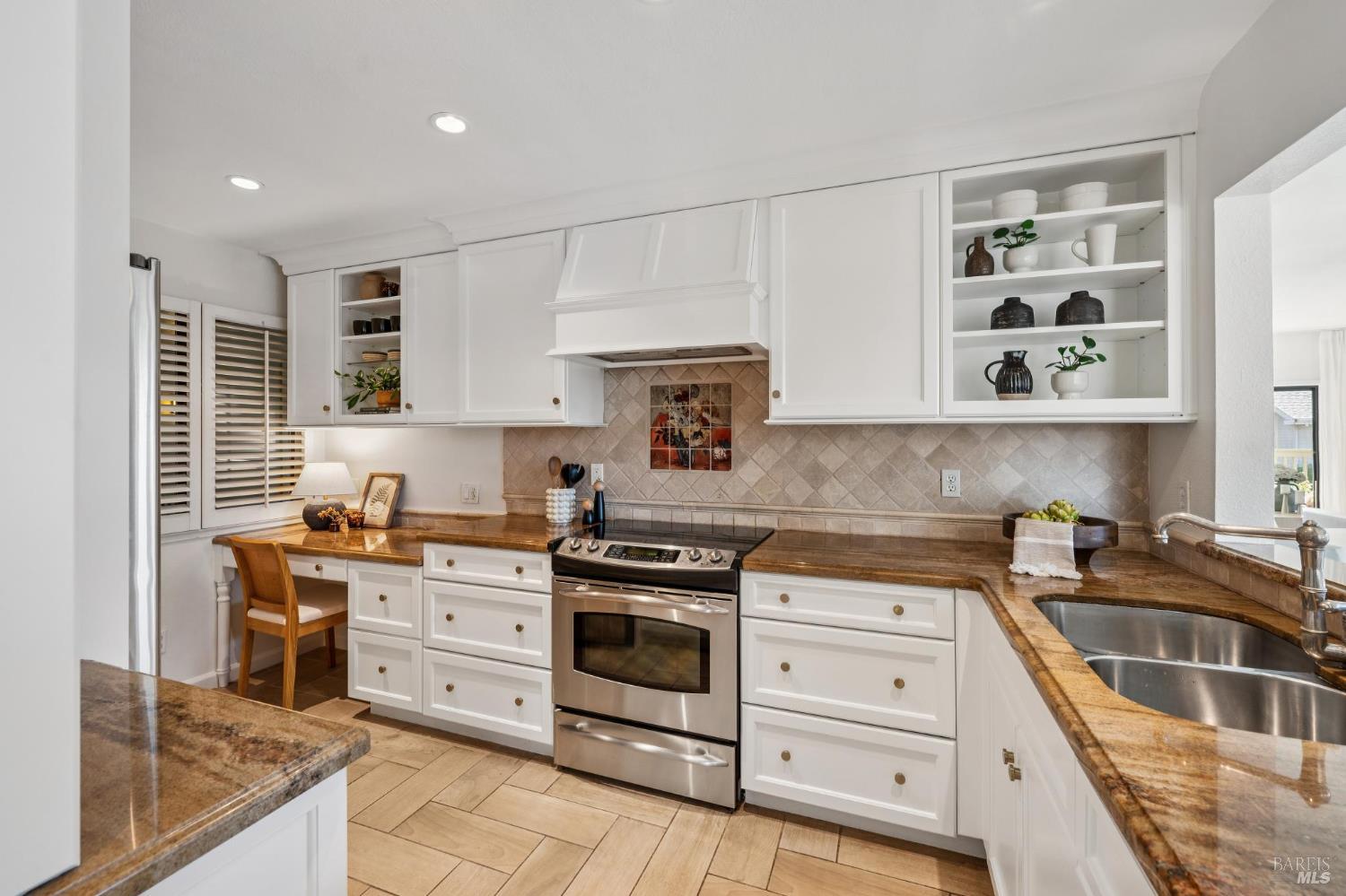 Detail Gallery Image 12 of 45 For 115 Eucalyptus Knoll St, Mill Valley,  CA 94941 - 2 Beds | 2 Baths