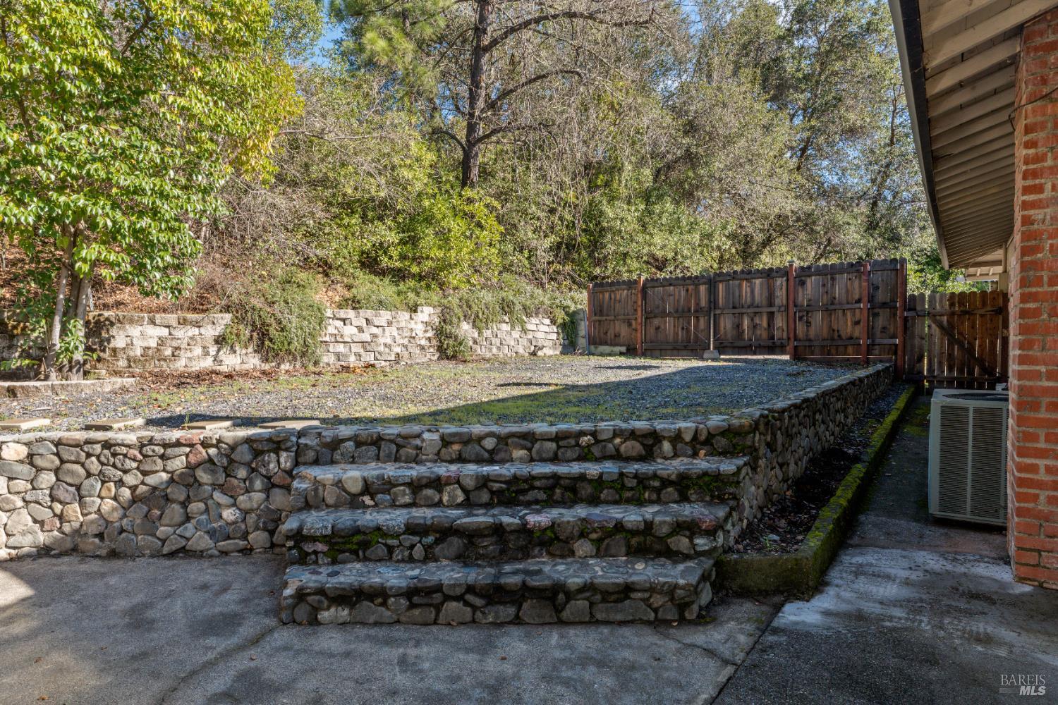 Detail Gallery Image 19 of 30 For 185 Grace Ct, Cloverdale,  CA 95425 - 3 Beds | 2 Baths