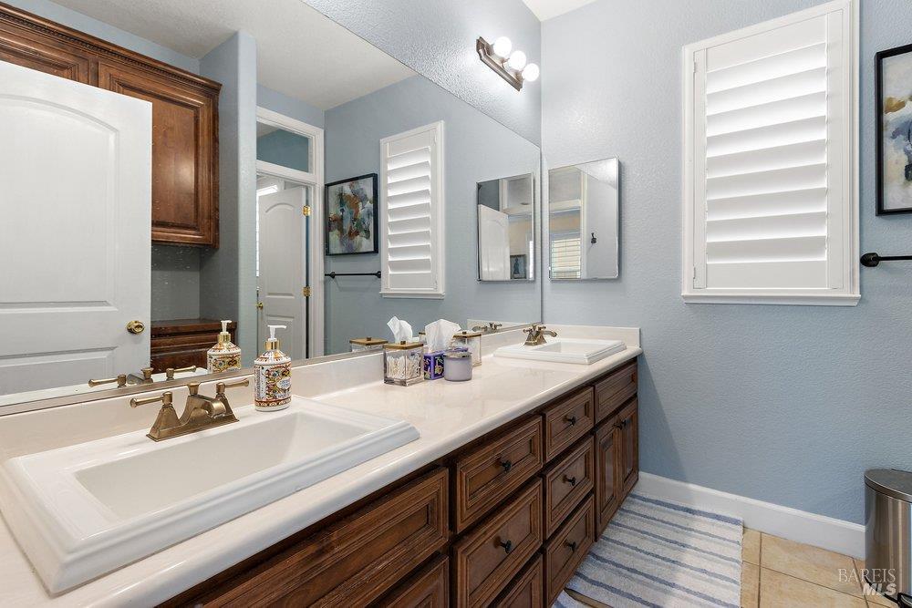 Detail Gallery Image 16 of 30 For 9102 Cambridge Cir, Vallejo,  CA 94591 - 4 Beds | 3/1 Baths