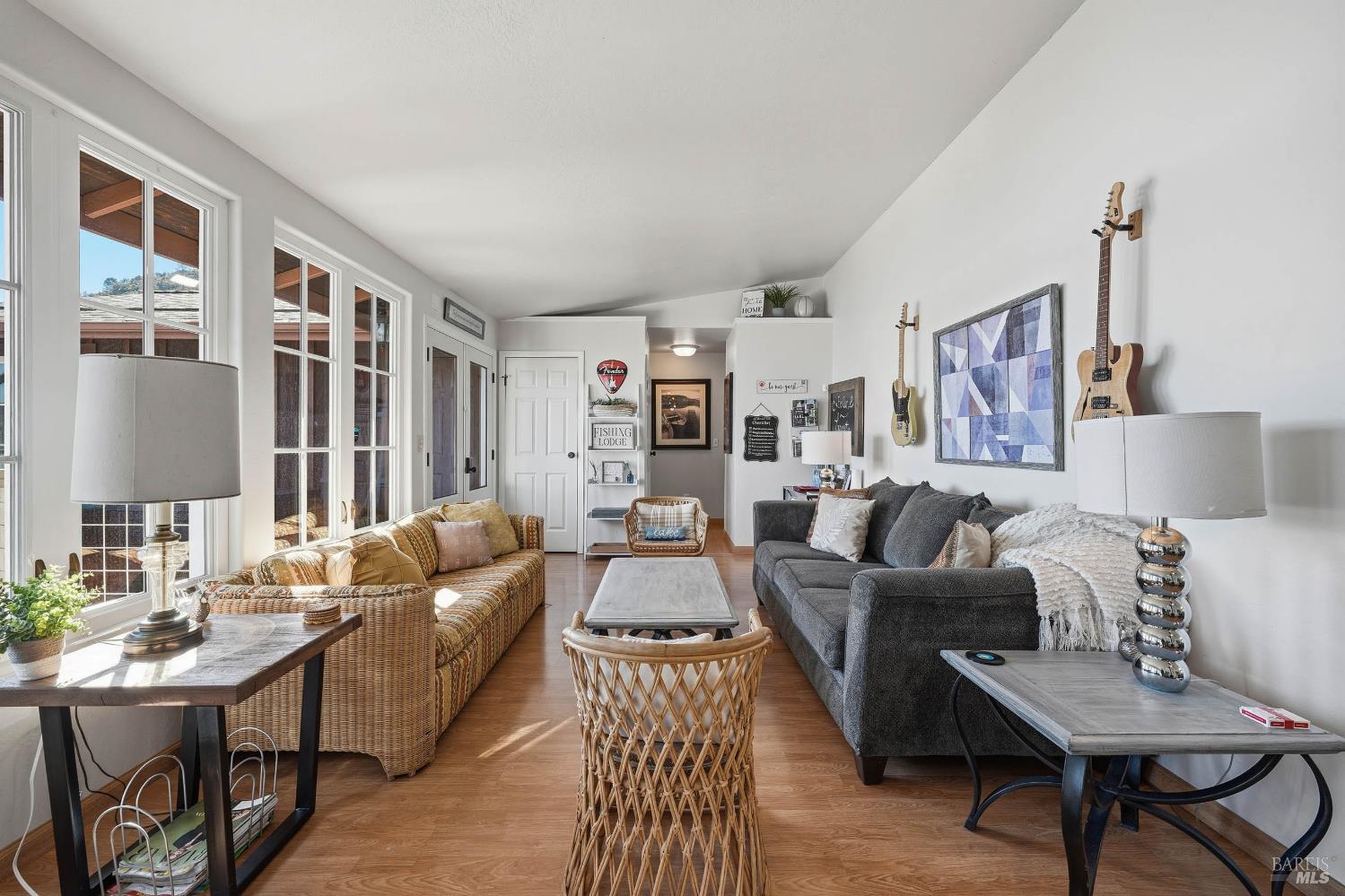 Detail Gallery Image 9 of 59 For 5740 Sunrise Dr, Lower Lake,  CA 95457 - 3 Beds | 2 Baths