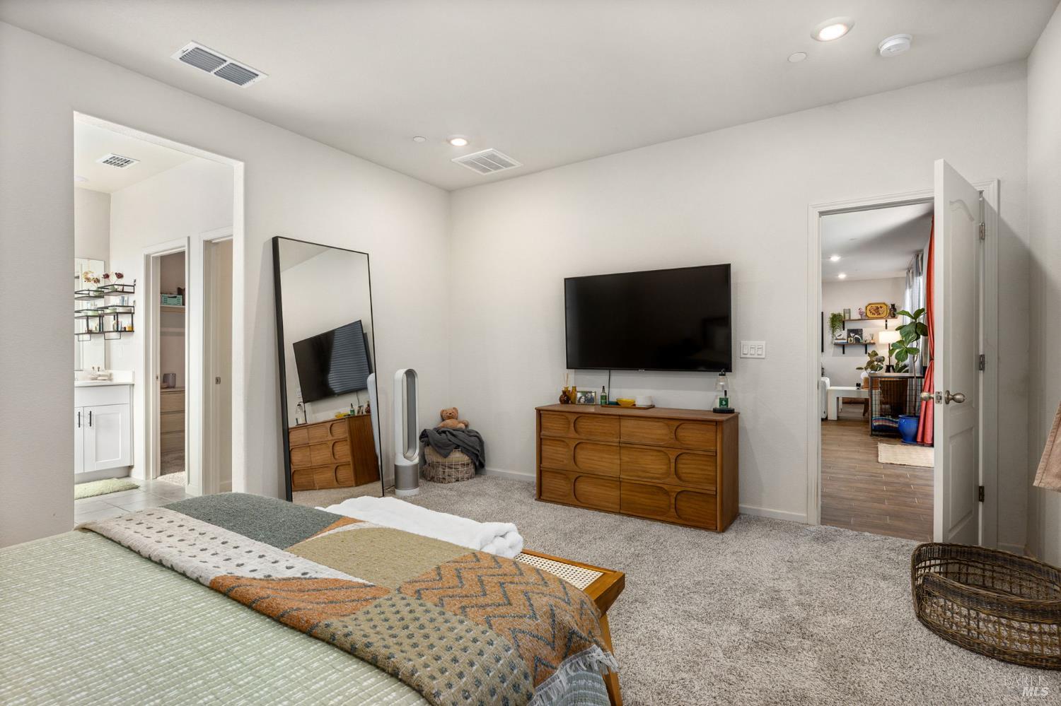 Detail Gallery Image 21 of 60 For 735 Glenwood Way, Dixon,  CA 95620 - 4 Beds | 2/1 Baths