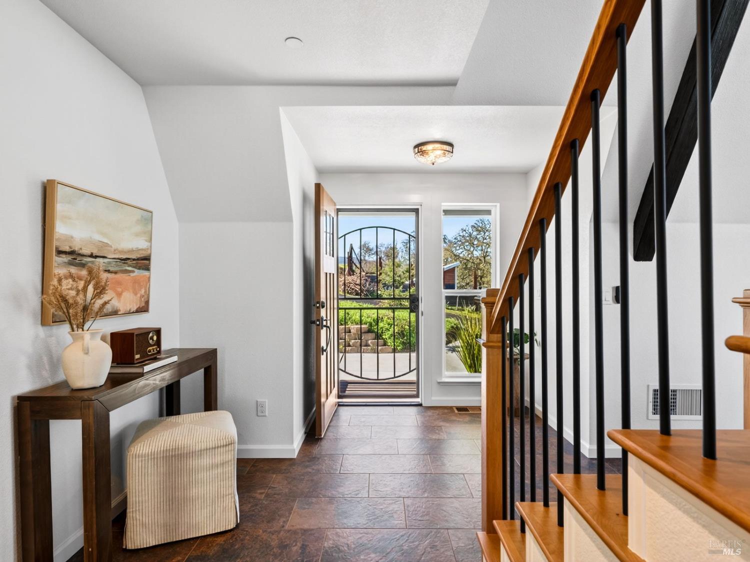 Detail Gallery Image 4 of 38 For 1028 Eastridge Dr, Napa,  CA 94558 - 2 Beds | 2 Baths