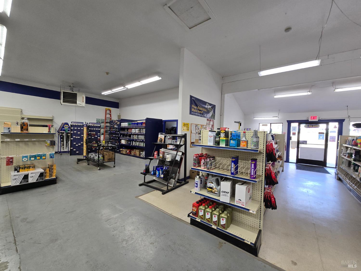 Detail Gallery Image 5 of 7 For 44650 Highway 101, Laytonville,  CA 95454 - – Beds | – Baths